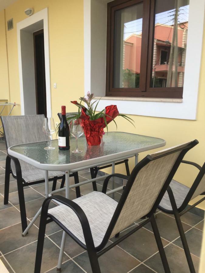 Natashas Apartments Ipsos Bagian luar foto