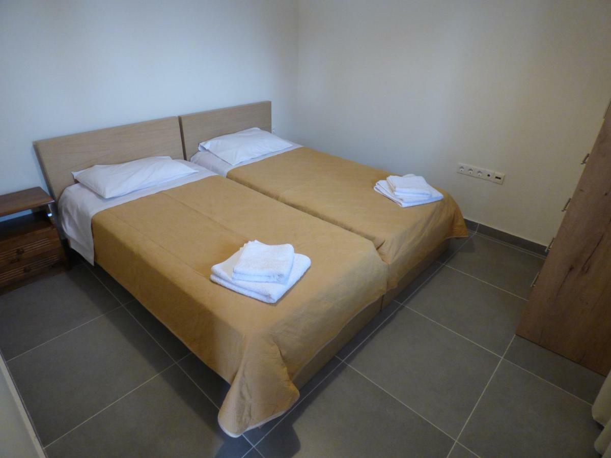 Natashas Apartments Ipsos Bagian luar foto
