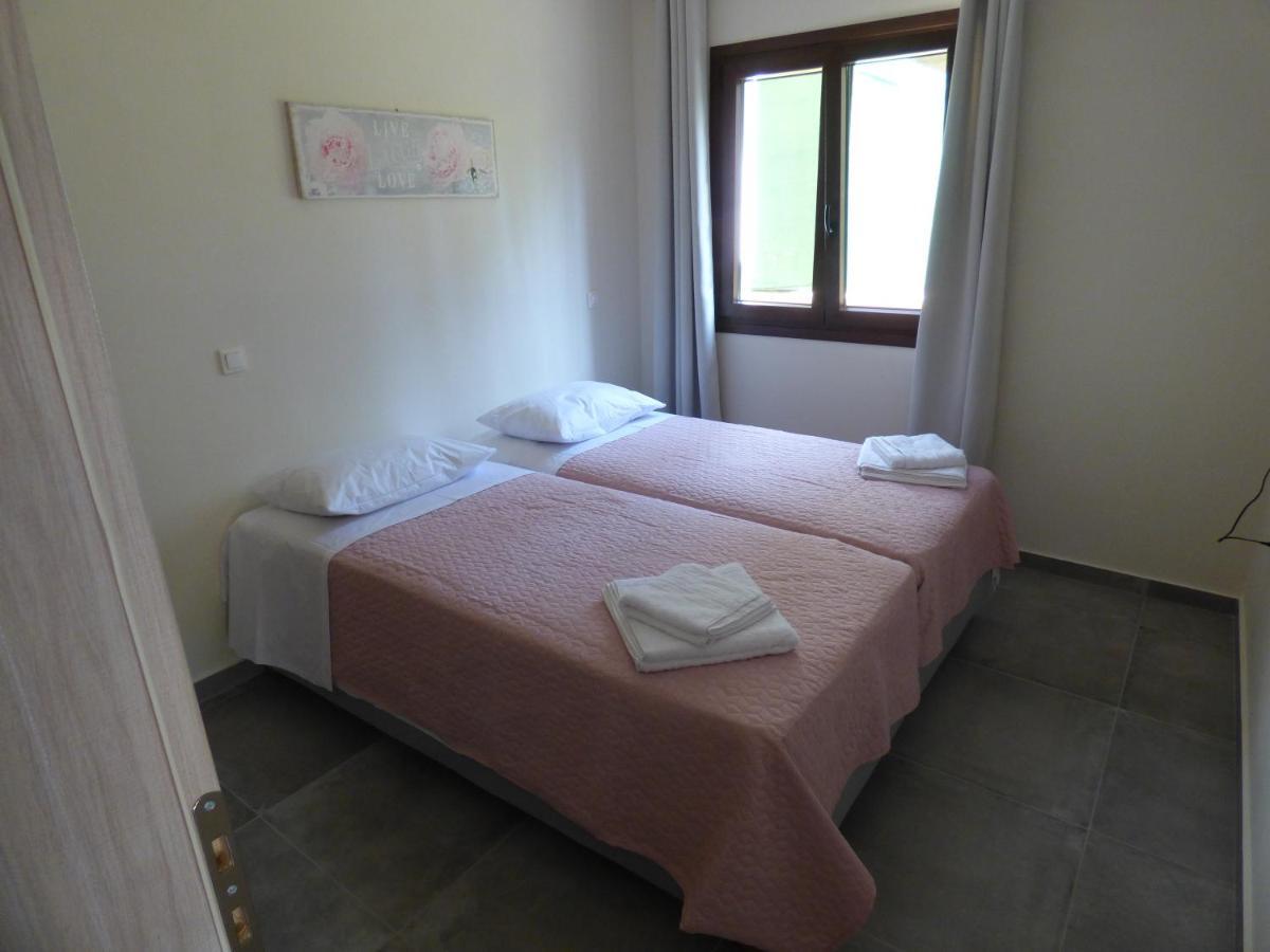 Natashas Apartments Ipsos Bagian luar foto