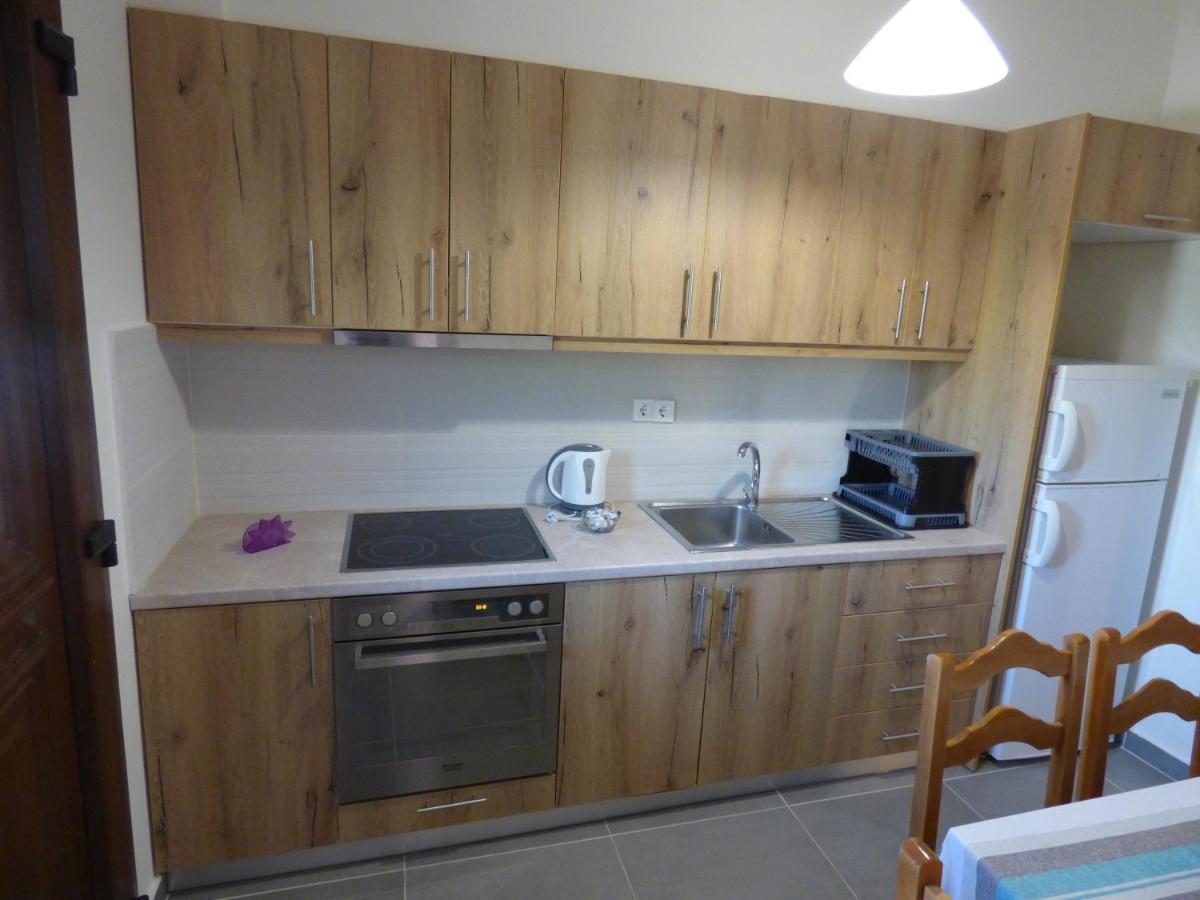 Natashas Apartments Ipsos Bagian luar foto